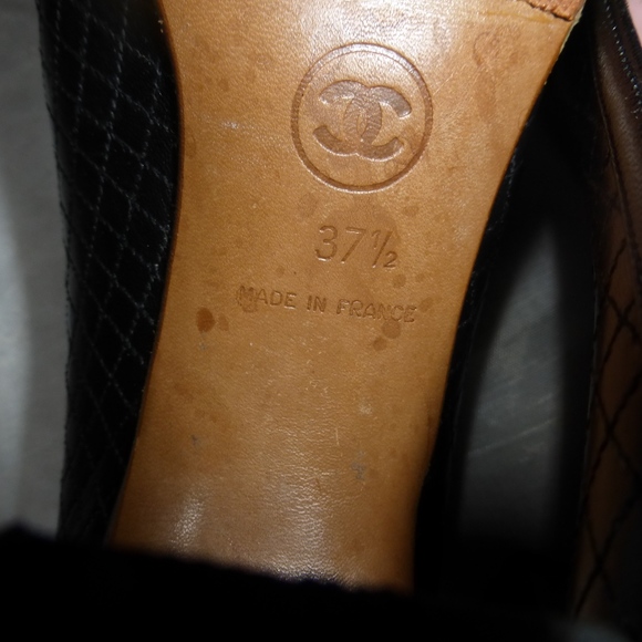 CHANEL BLACK LEATHER PUMPS 37.5-7 QUILTED Heels mules sandals slides slip on in - Picture 6 of 7